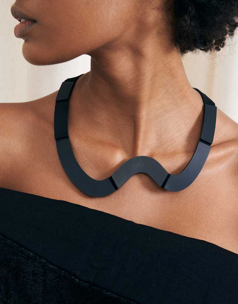 Mies Necklace Wave Short