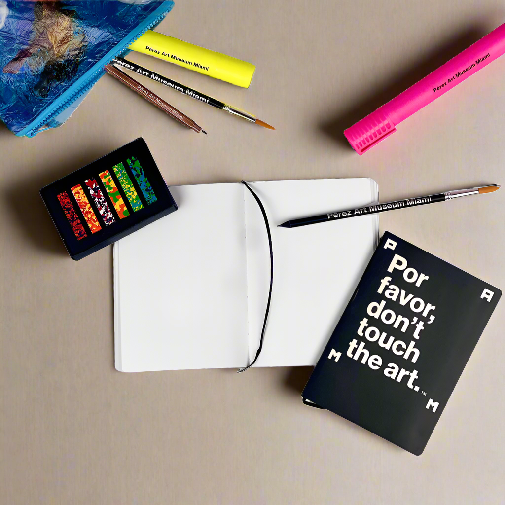 Por favor, don't touch the art™ Notebook