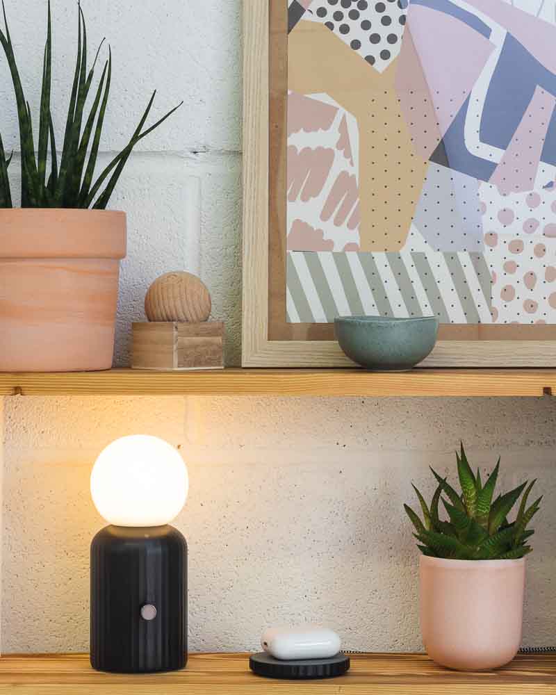 Lund London Wireless Lamp & Charger