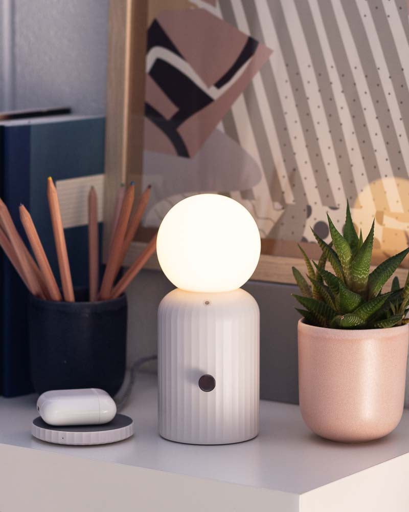 Lund London Wireless Lamp & Charger