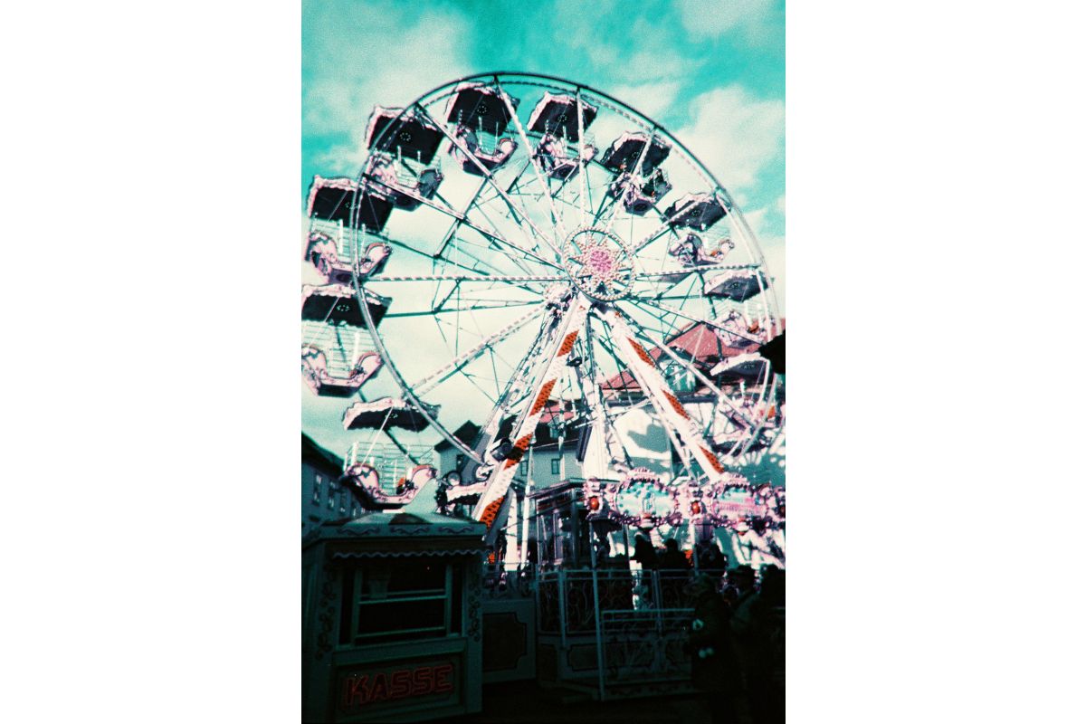Single Use Reloadable Camera: LomoChrome Purple
