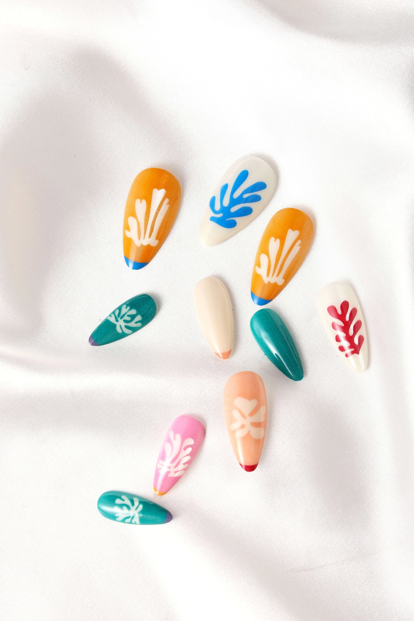 Henri Matisse Snow Flowers Press-On Nails - Almond Shape