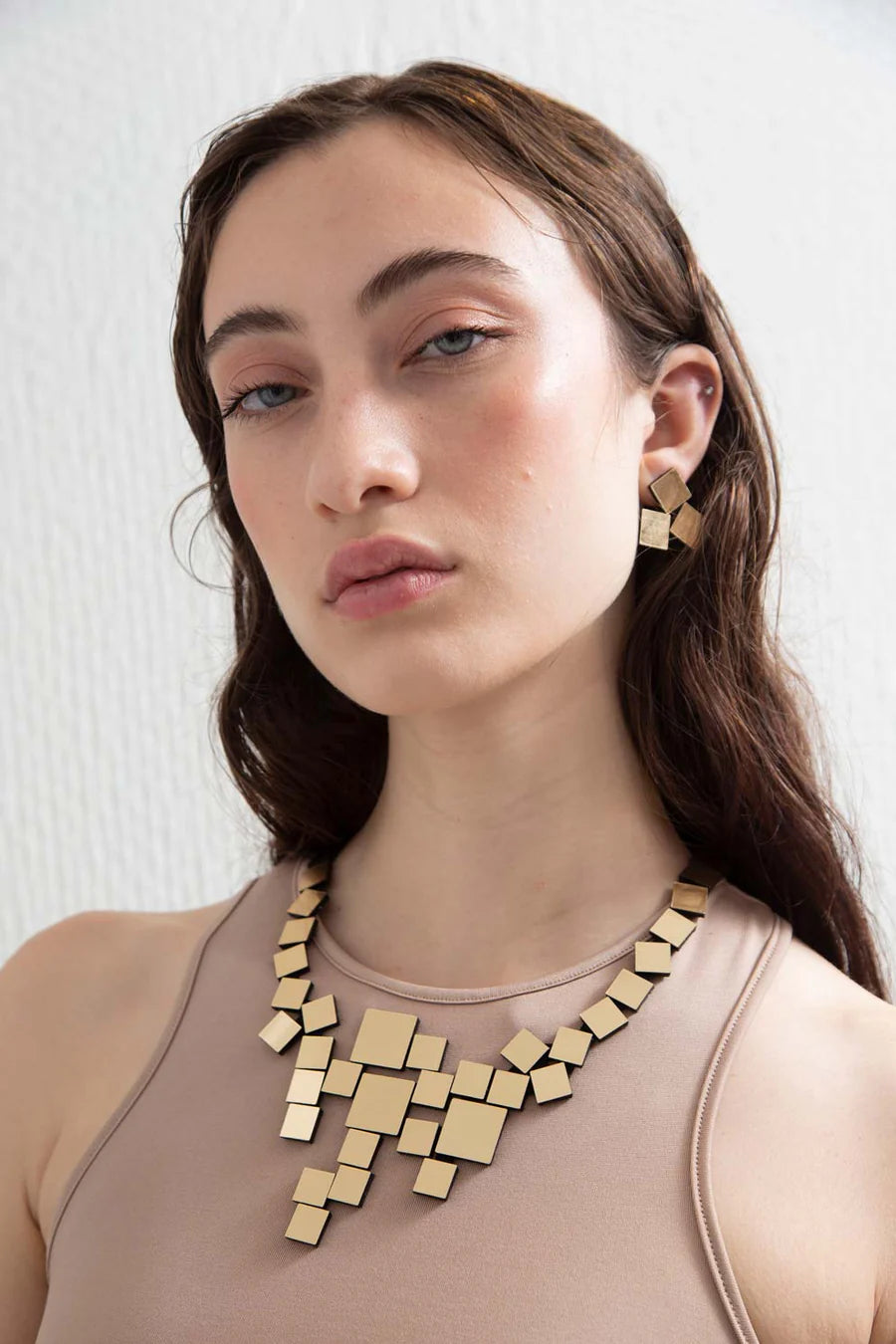 Bauhaus V Squares Necklace - Gold