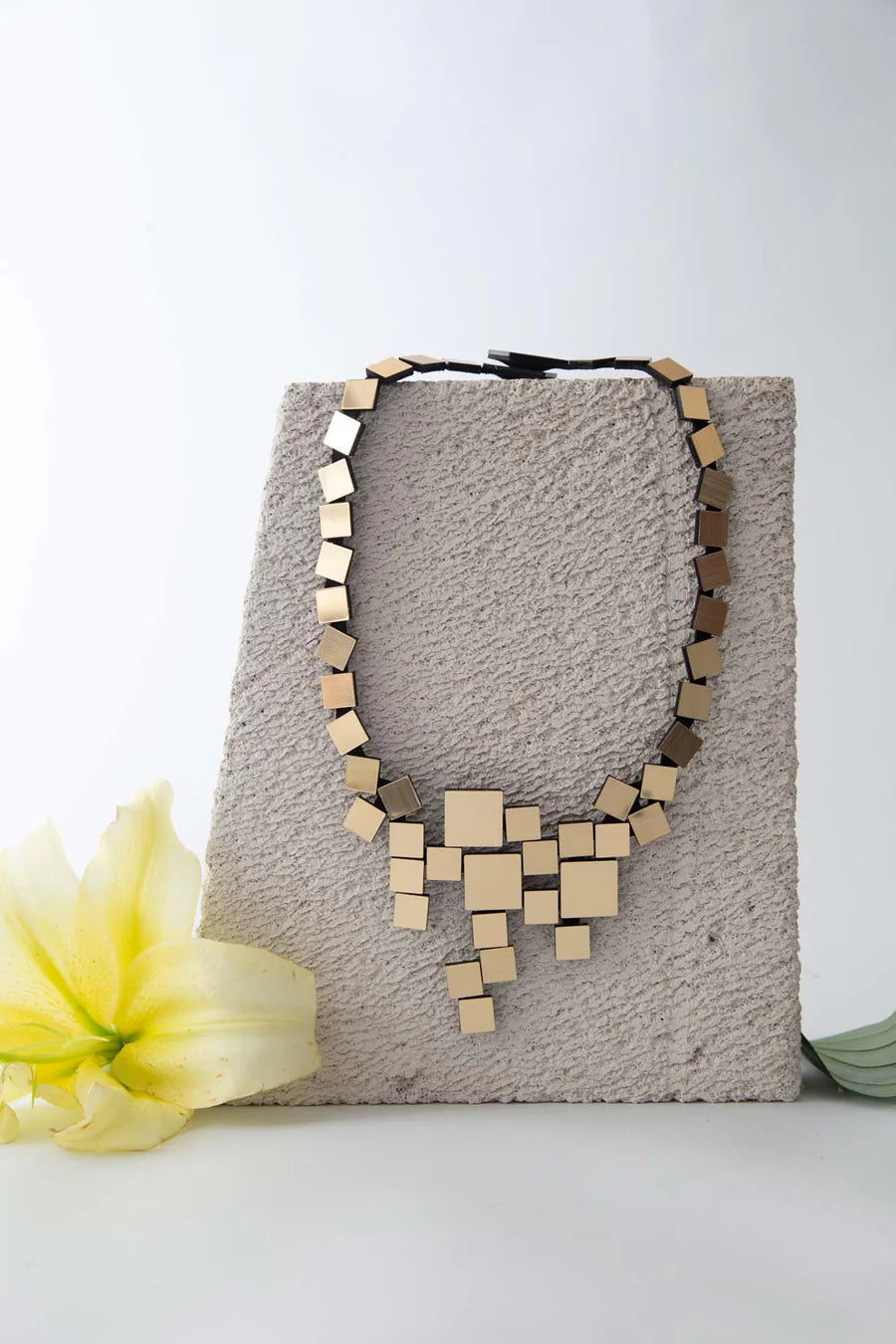 Bauhaus V Squares Necklace - Gold