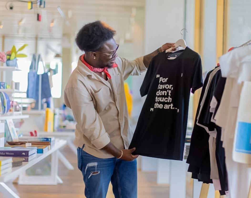 Por favor, don’t touch the art™ T-Shirt