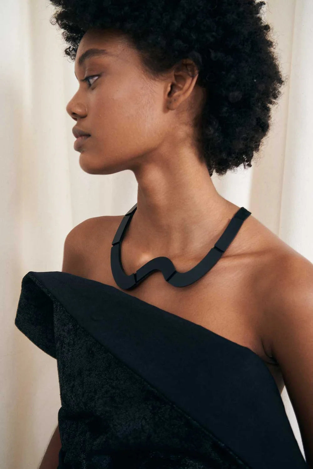 Mies Necklace Wave Short