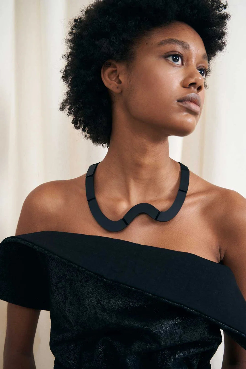 Mies Necklace Wave Short