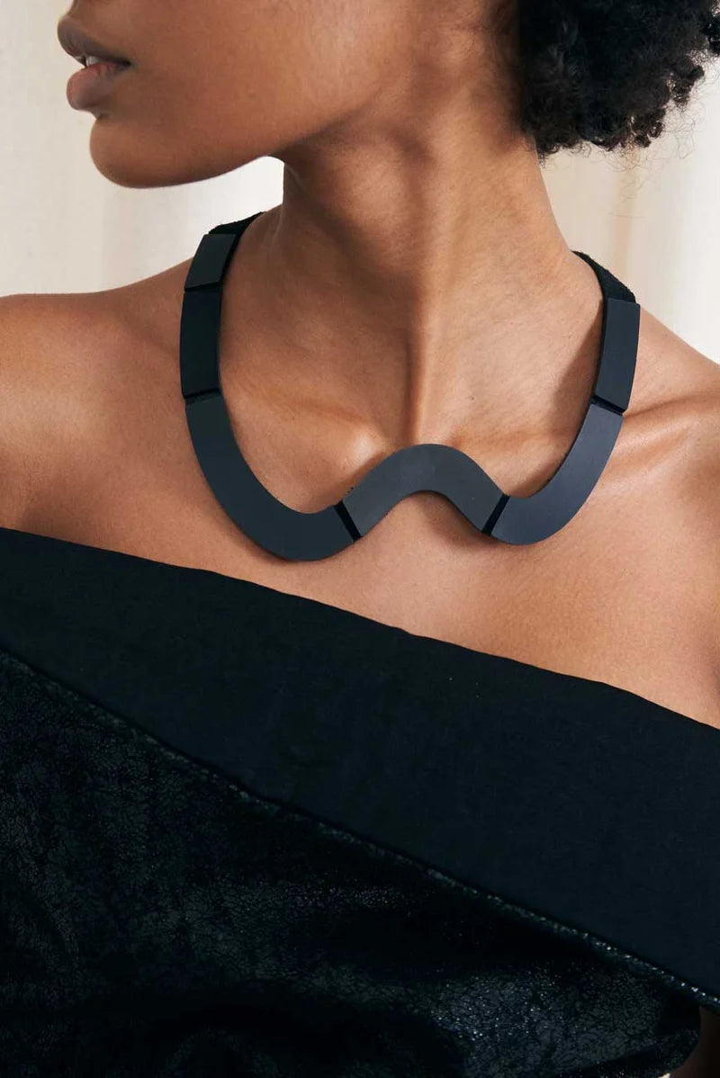 Mies Necklace Wave Short
