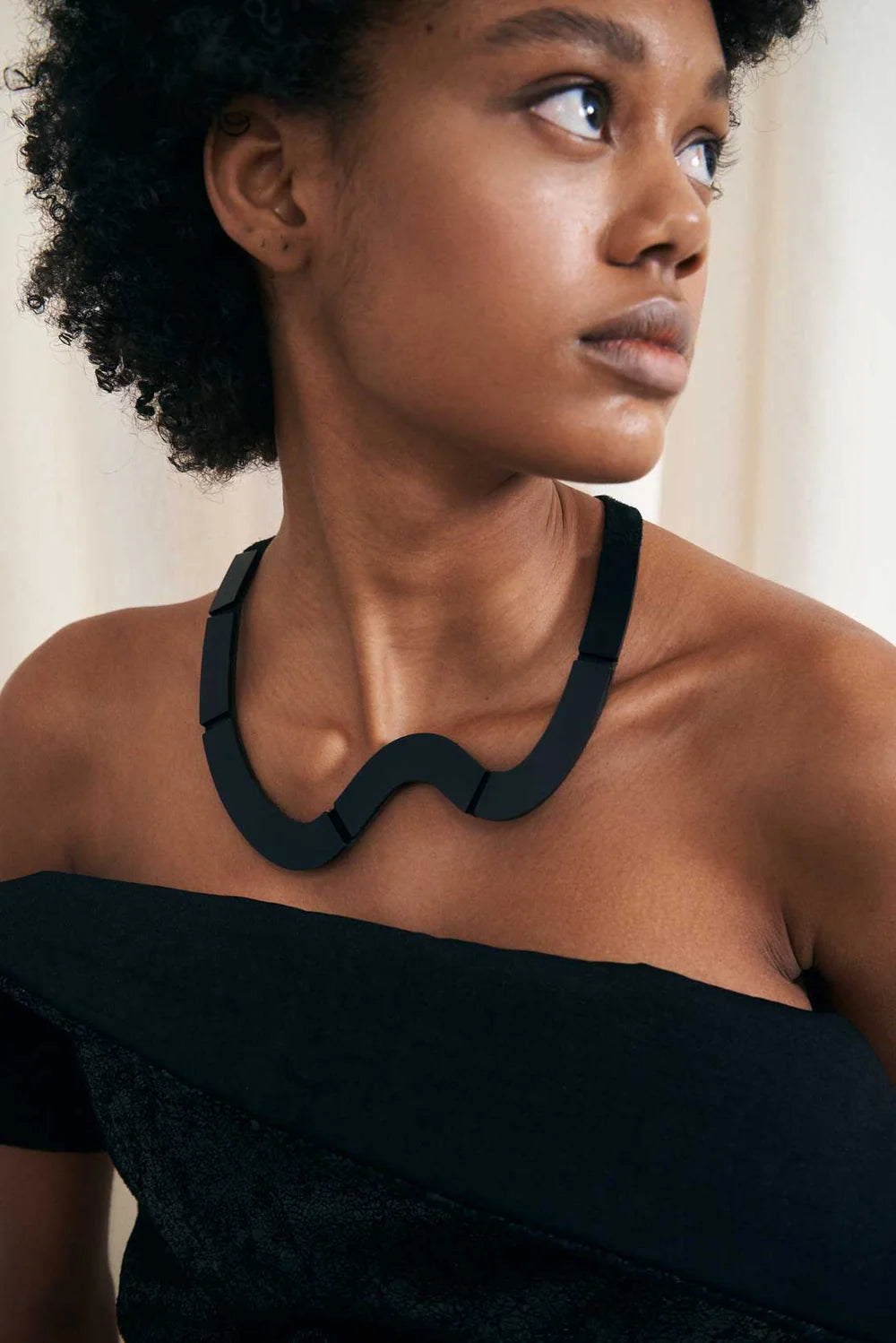 Mies Necklace Wave Short