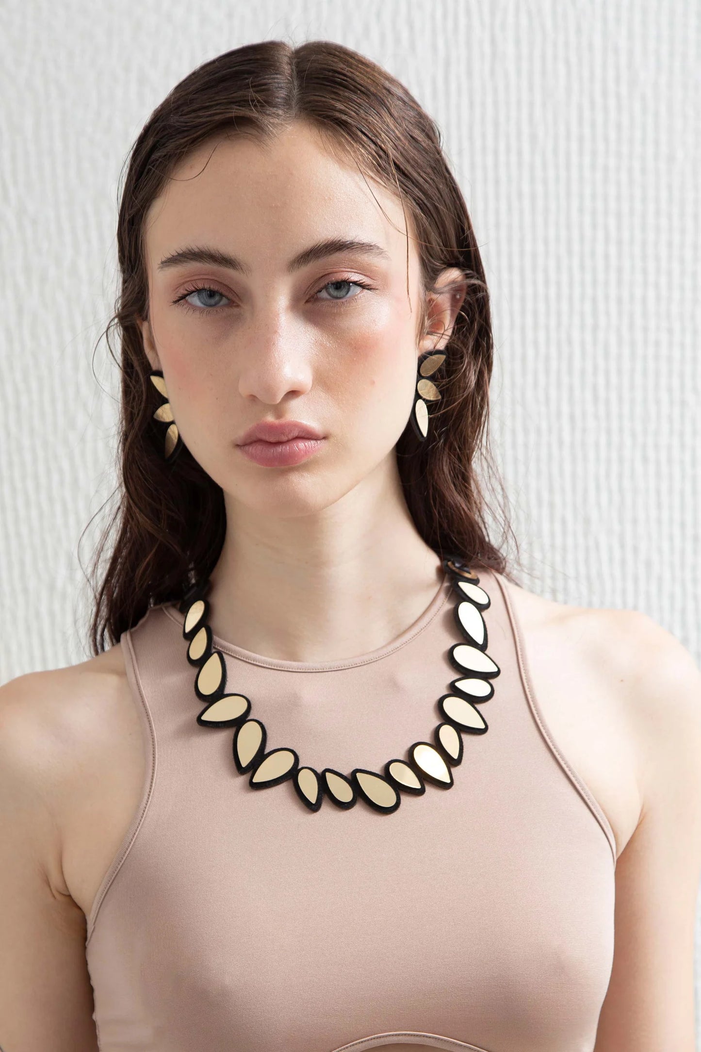 Gold Round Raindrop Necklace