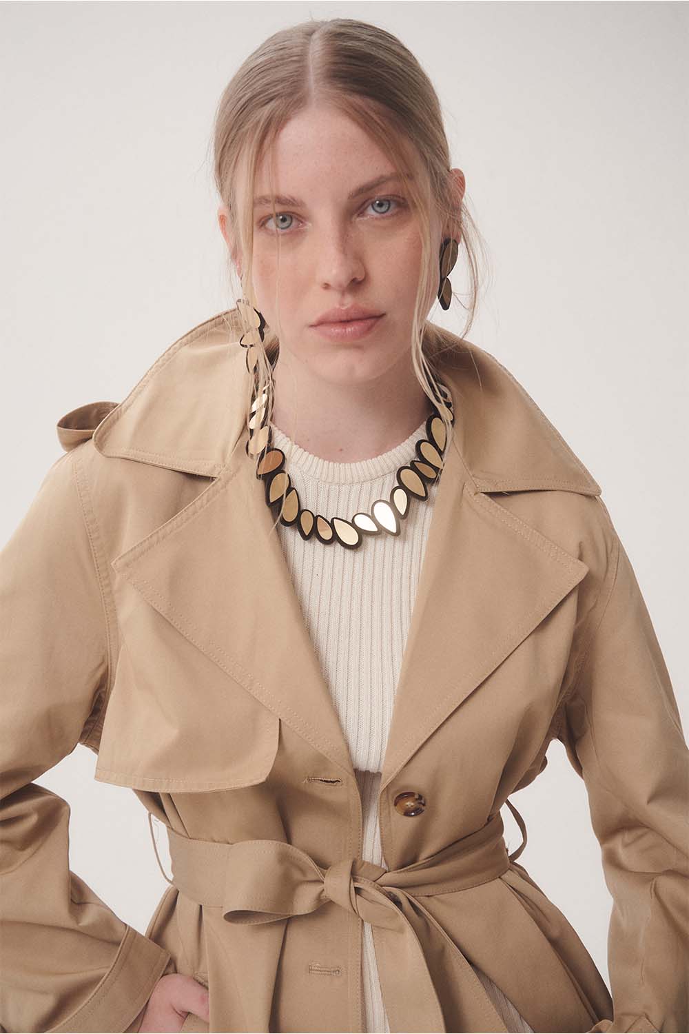 Gold Round Raindrop Necklace