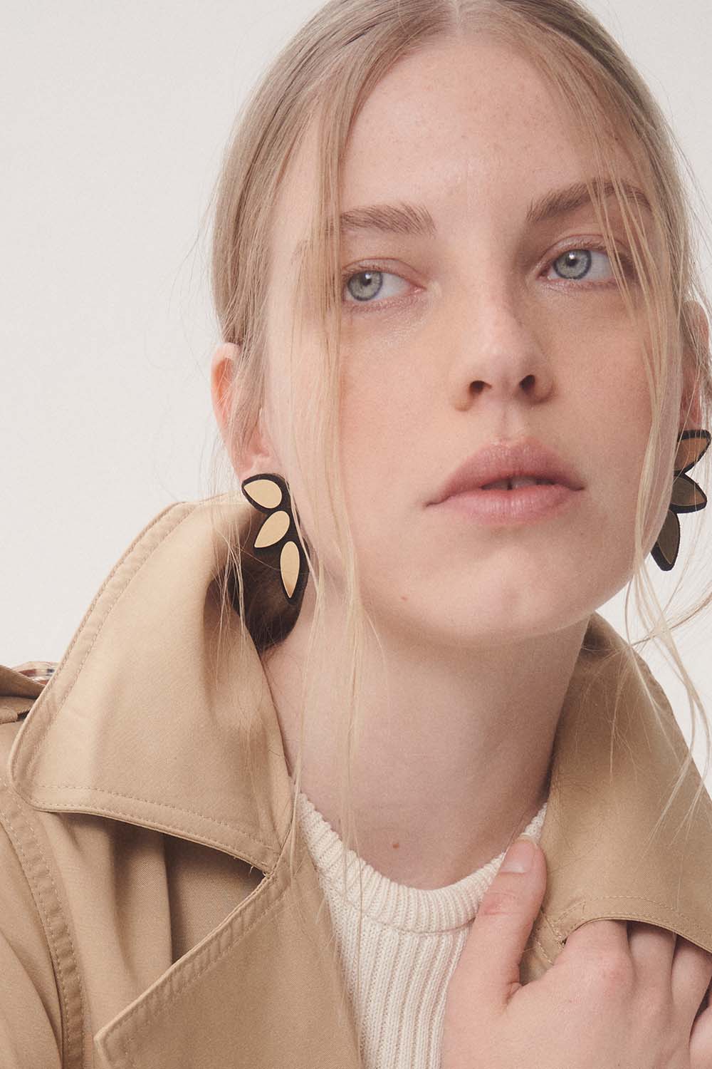 Small Gold Raindrop Earrings