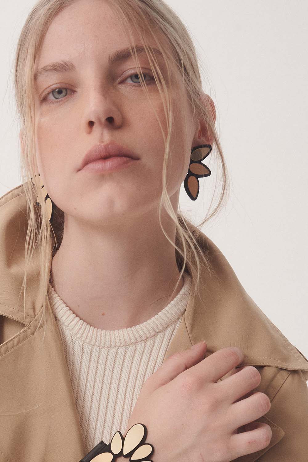 Small Gold Raindrop Earrings